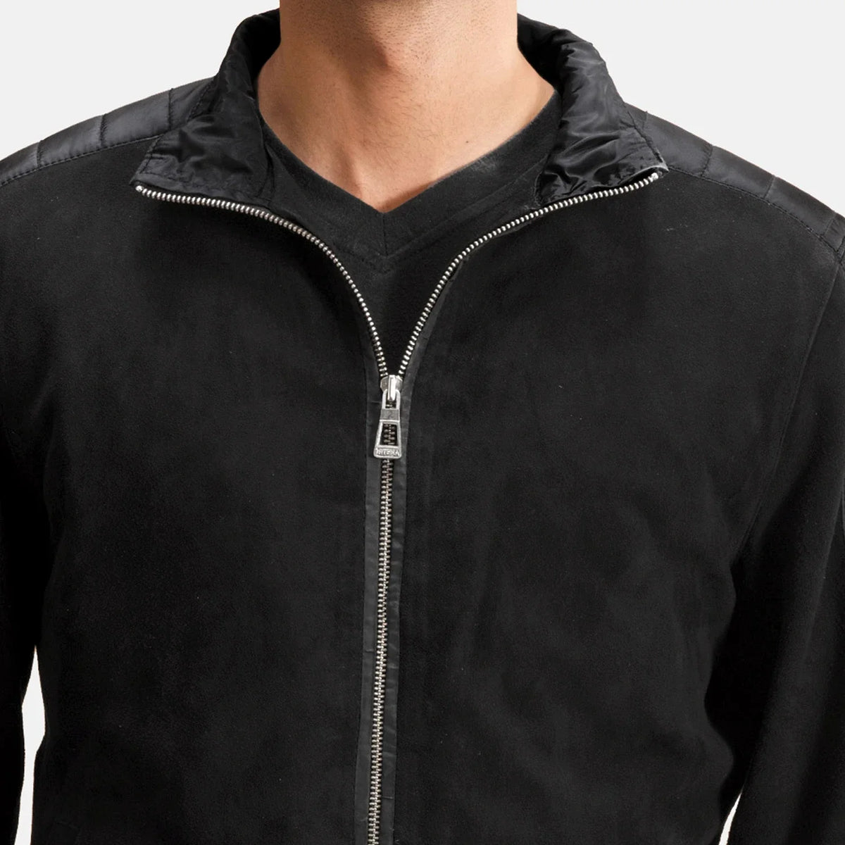 Close-Up Detail of High Neck &amp; Zipper Hardware on Men's Ethan Hybrid Suede جاكيت بومبر جلد رجالي