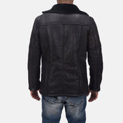 Close-Up Detail of Notch &amp; Button Hardware on Men's Furcliff Double Face Shearling معطف جلد رجالي
