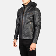
Black Cowhide Leather Biker Jacket - عرض خلفي يوضح تفصيل الأكتاف المتقن والحاشية النظيفة