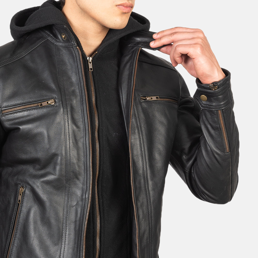 
عرض البطانة الداخلية Showing Quilted Polyester Lining & جيبان داخليان عمليان