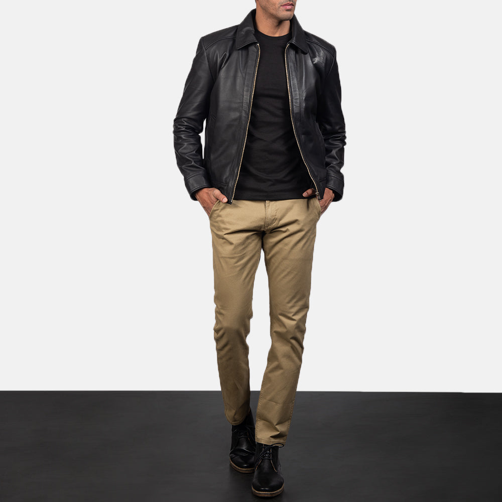 Close-Up Detail of Shirt &amp; Zipper Hardware on Men's Inferno بني جاكيت جلد رجالي
