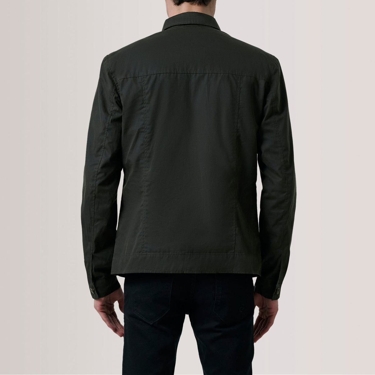 
تفاصيل مقربة of Classic Collar & Button Hardware on Irwin Olive Waxed Canvas Field جاكيت جلد رجالي For Men