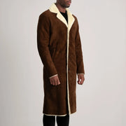 
Brown Goatskin Suede Aviator Jacket - عرض خلفي يوضح تفصيل الأكتاف المتقن والحاشية النظيفة