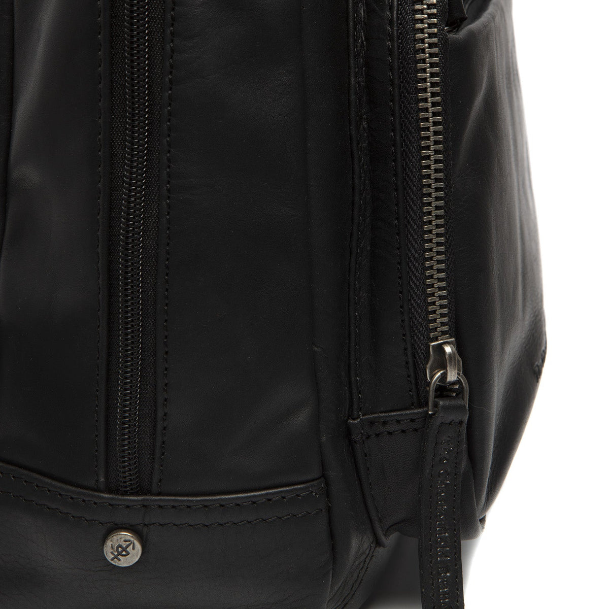 Santana Full-Grain Leather Backpack نسائي - Structured Side Profile Showing Gusset Depth &amp; Expansion Capacity
