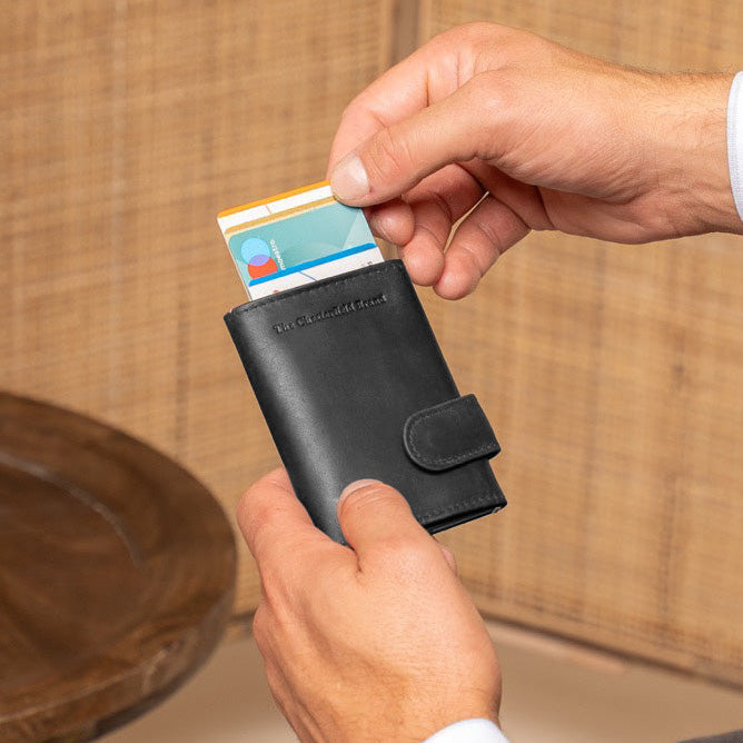 Leicester Full-Grain Leather Card Holder نسائي