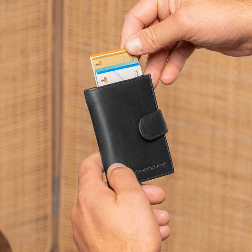 Leipzig Full-Grain Leather Card Holder نسائي