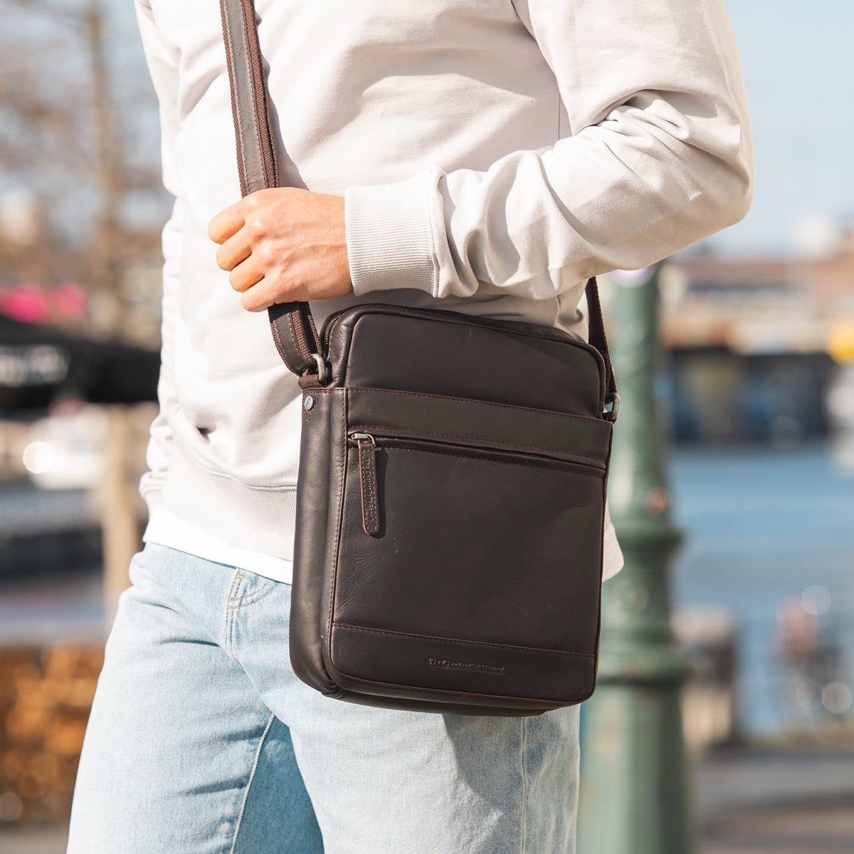 Anzora Full-Grain Leather Crossbody Bag رجالي – alternate product view 2