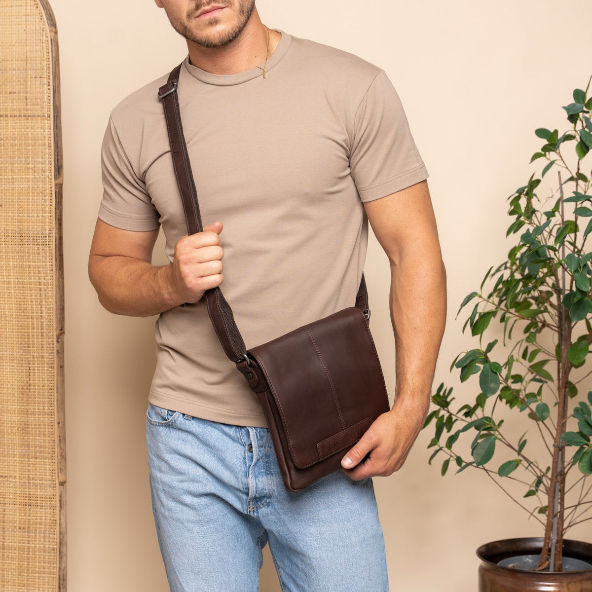 Bodin Full-Grain Leather Crossbody Bag نسائي – alternate product view 3