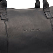 Close-Up Detail of Classic Collar &amp; Heavy-Duty Zipper Hardware on Leather Garment Bag Finlay نسائي