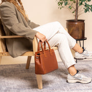 Garda Full-Grain Leather Handbag نسائي – alternate product view 3