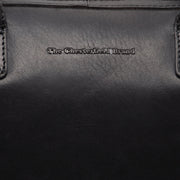 Close-Up Detail of Classic Collar &amp; Heavy-Duty Zipper Hardware on Langton Full-Grain Leather Handbag نسائي