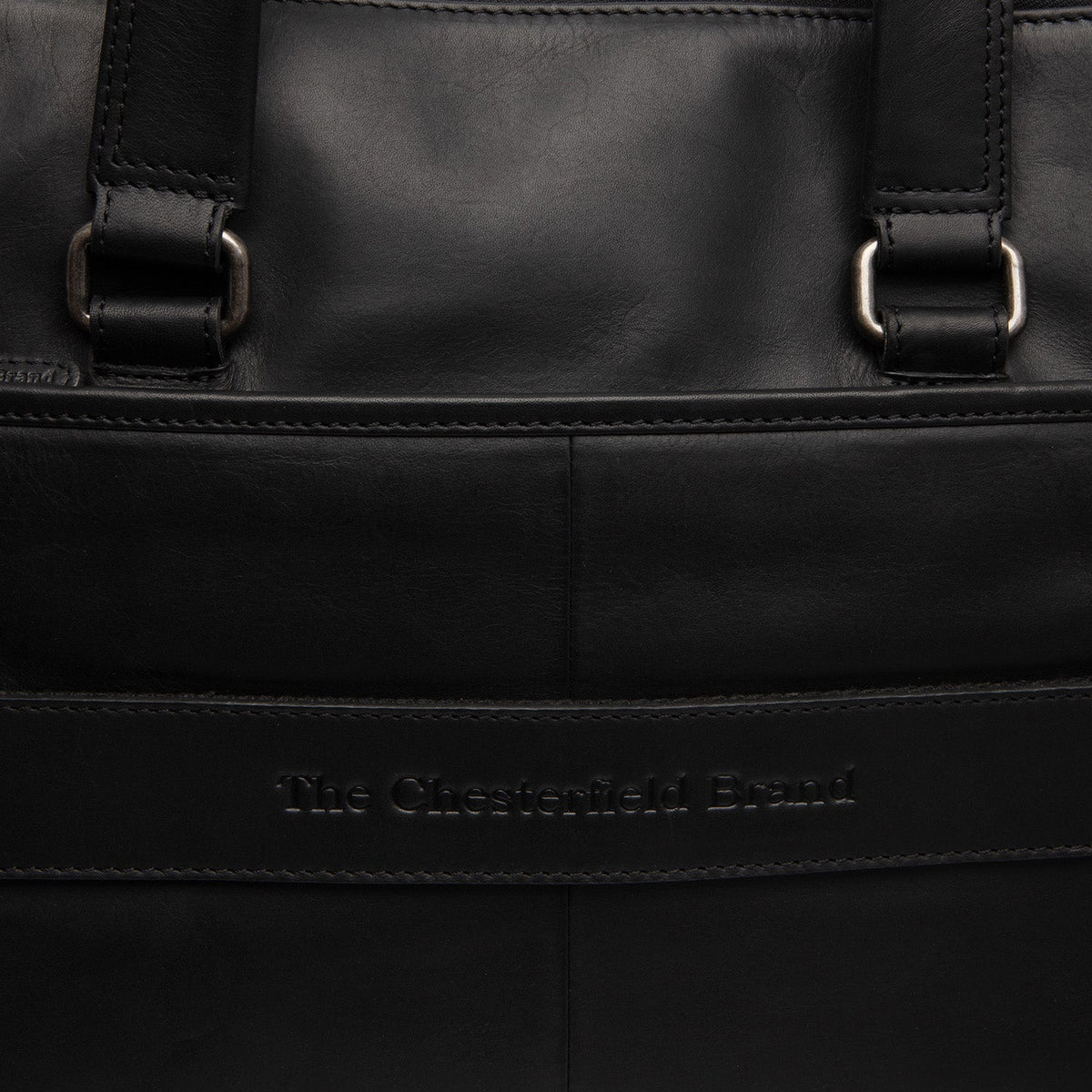 100% Full-Grain Wax Pull-Up 100% Full-Grain Leather Grain Texture &amp; Handcrafted Patina Detail