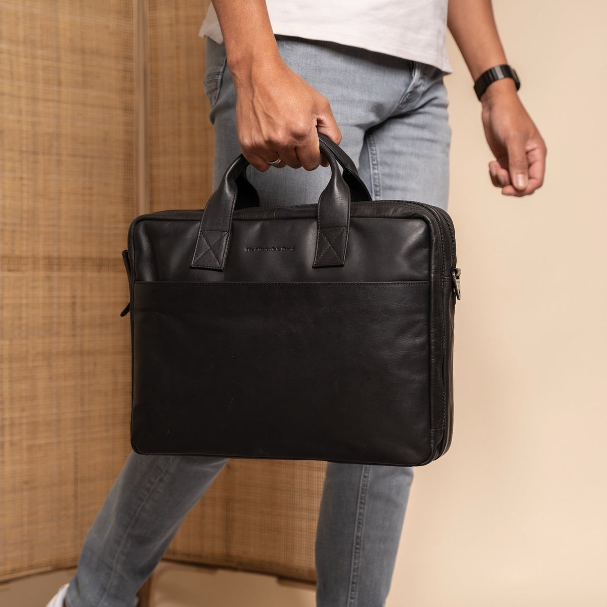 Frazer Full-Grain Leather Laptop Bag نسائي - Structured Side Profile Showing Gusset Depth &amp; Expansion Capacity