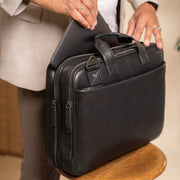 Iseo Full-Grain Leather Laptop Bag رجالي - Structured Side Profile Showing Gusset Depth &amp; Expansion Capacity