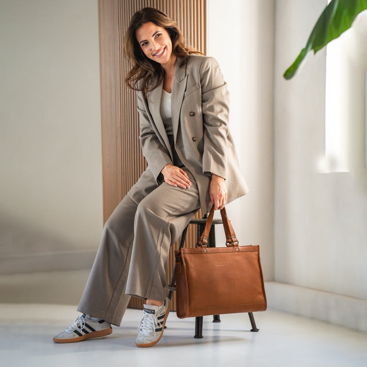 Manly Full-Grain Leather Laptop Bag نسائي – alternate product view 3