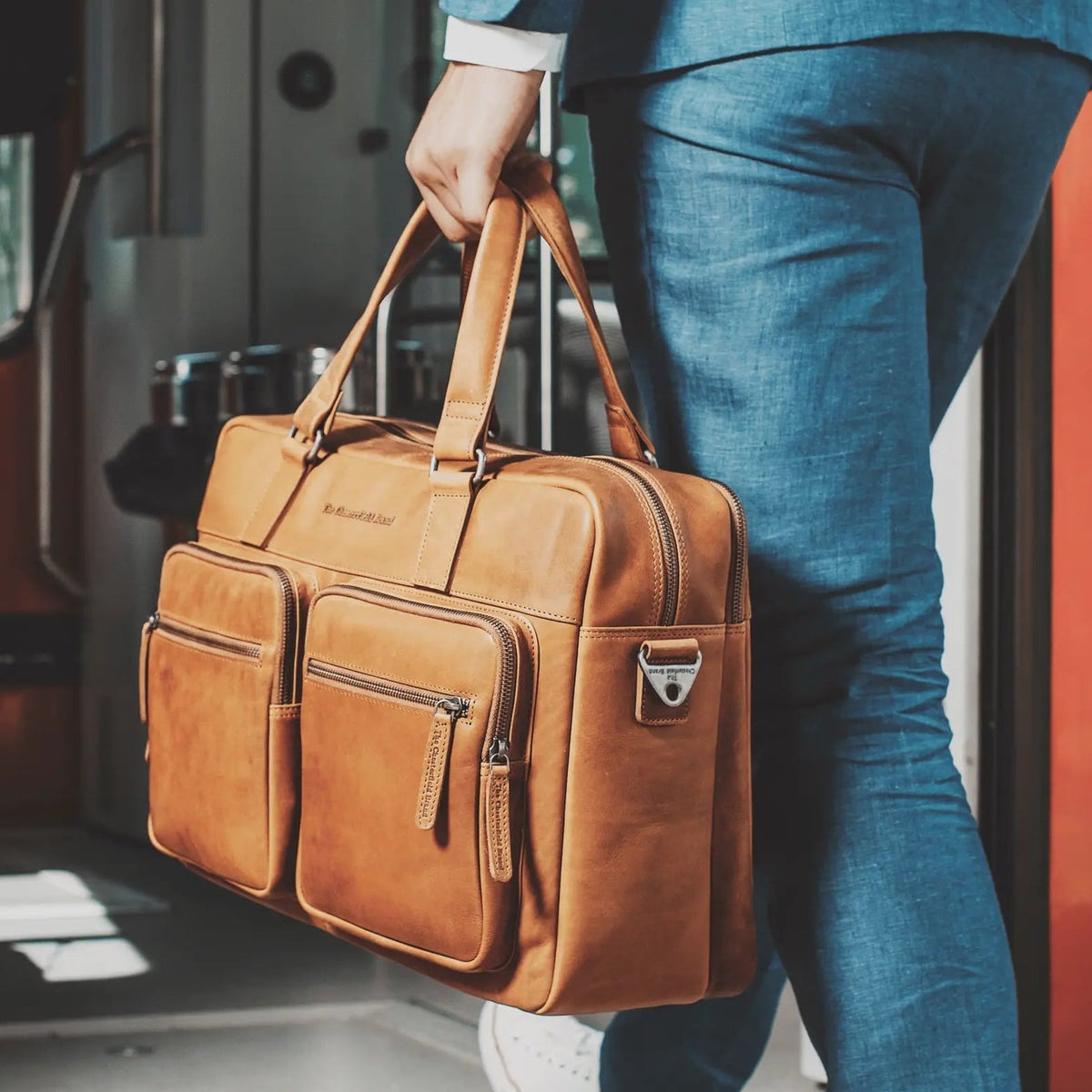 Misha Full-Grain Leather Laptop Bag نسائي – alternate product view 2