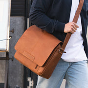 Richard Full-Grain Leather Laptop Bag رجالي – alternate product view 2