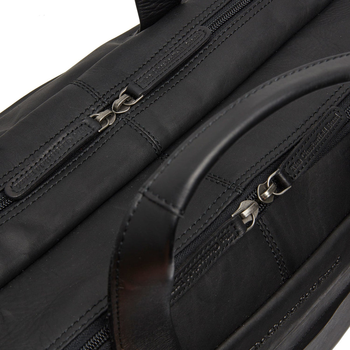 Authentic 100% Full-Grain Leather Grain Texture &amp; Heavy-Duty Seam Stitching Detail
