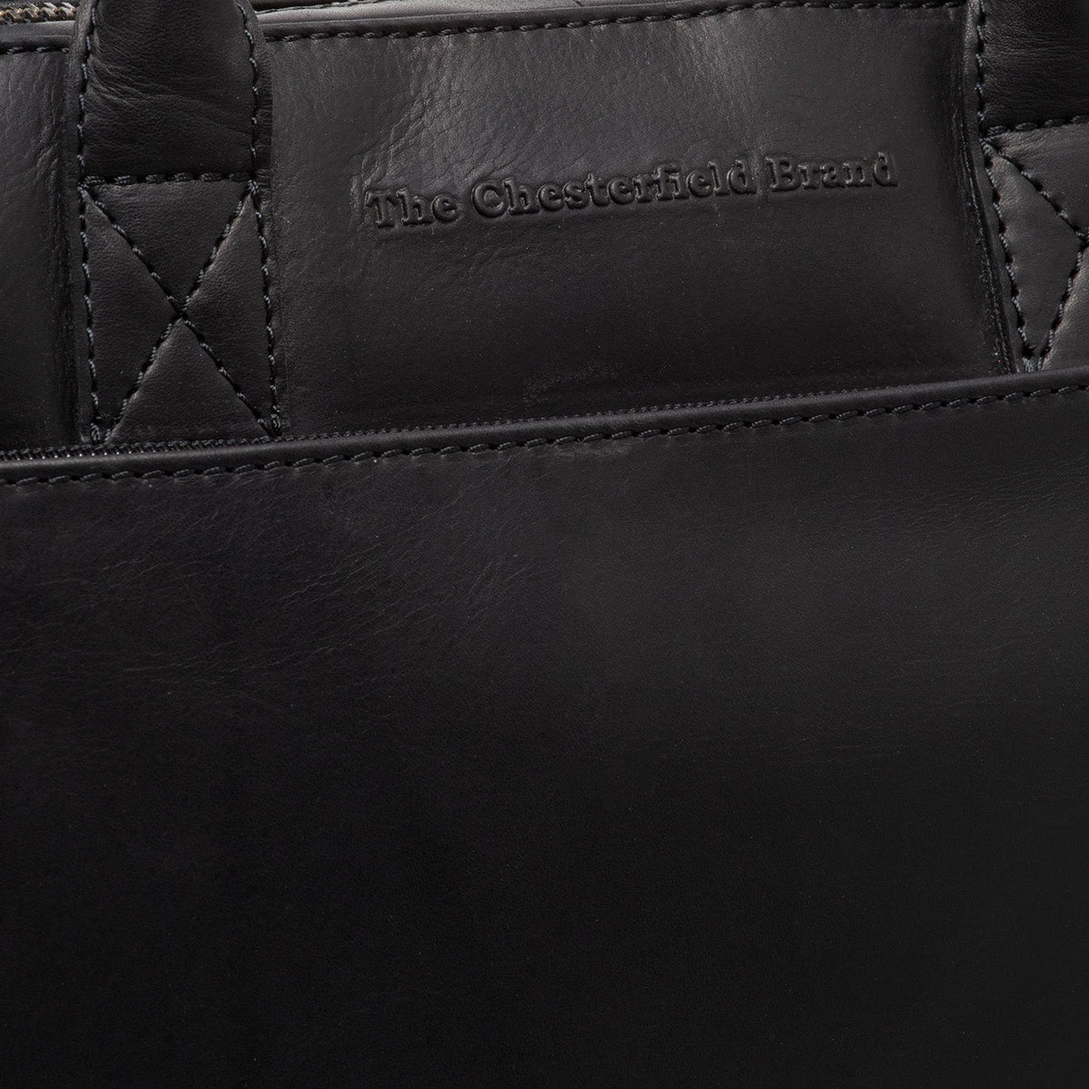 Solid Antique Brass Hardware &amp; Heavy-Duty Dual Zipper Detail on Tilbury Full-Grain Leather Laptop Bag نسائي