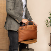 Tilbury Full-Grain Leather Laptop Bag نسائي – alternate product view 3