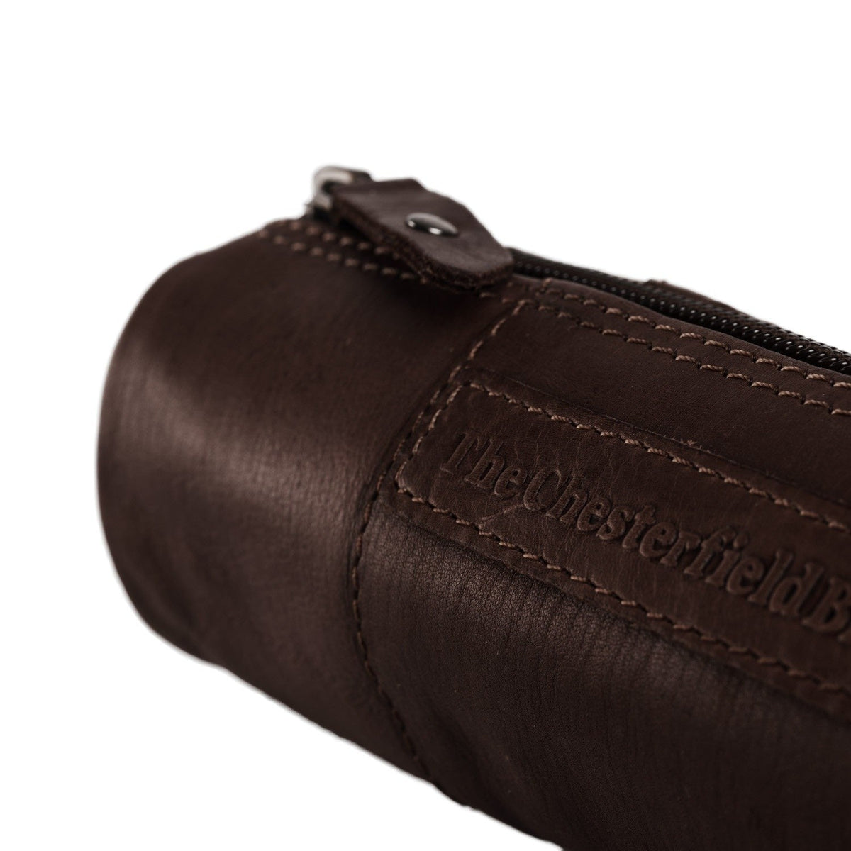 Styled Fit Perspective of Leather Pencil Case Lea نسائي on Model - Natural Daylight Drape
