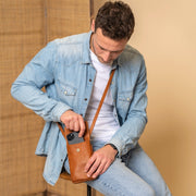 Langley Full-Grain Leather Phone Bag نسائي – alternate product view 3
