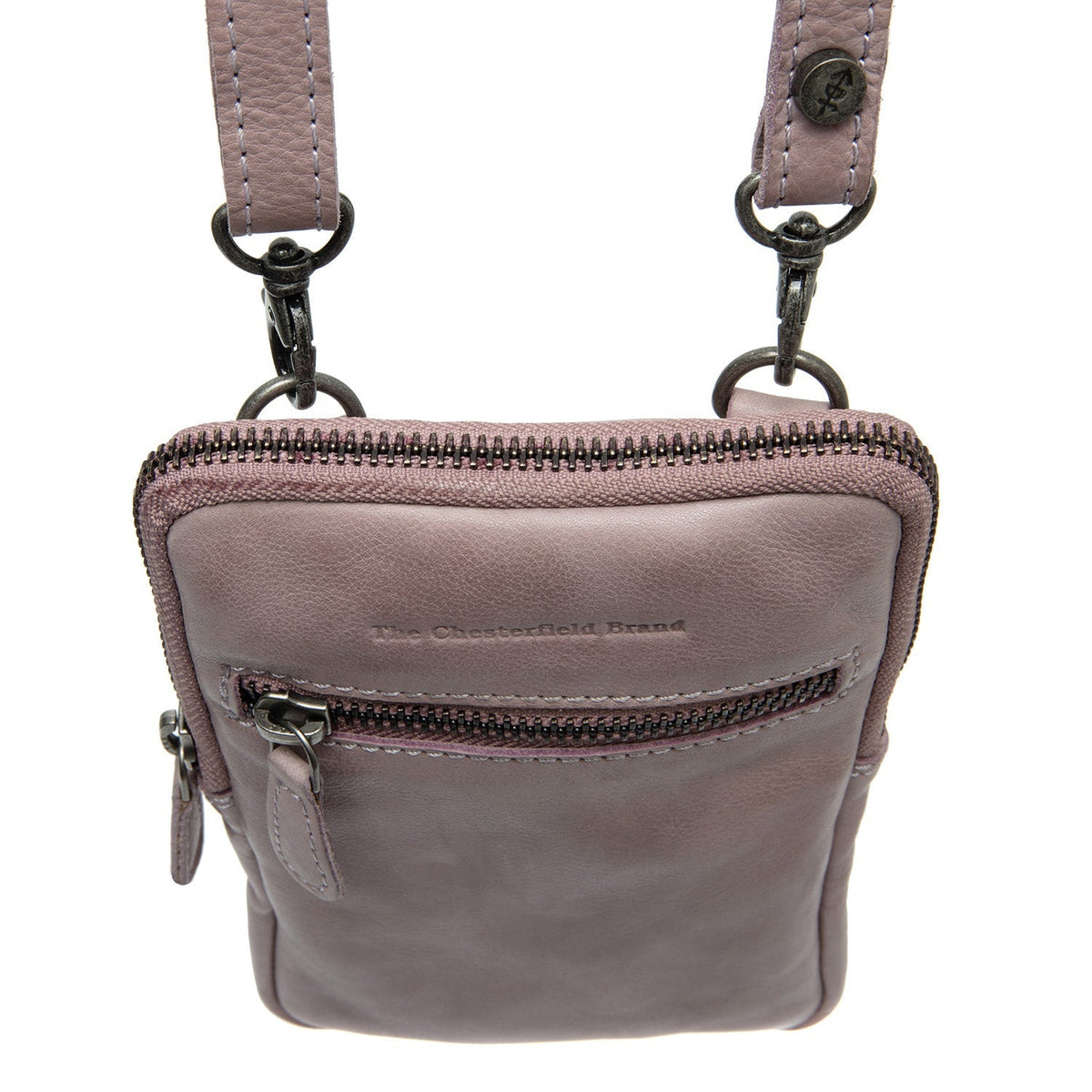 Close-Up Detail of Classic Collar &amp; Heavy-Duty Zipper Hardware on Salta Full-Grain Leather Phone Bag نسائي