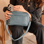 Liora Full-Grain Leather Shoulder Bag نسائي – alternate product view 3