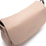 Solid Antique Brass Hardware &amp; Heavy-Duty Dual Zipper Detail on Miloa Full-Grain Leather Shoulder Bag نسائي