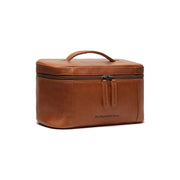 Styled Fit Perspective of Limone Full-Grain Leather Toiletry Bag نسائي on Model - Natural Daylight Drape