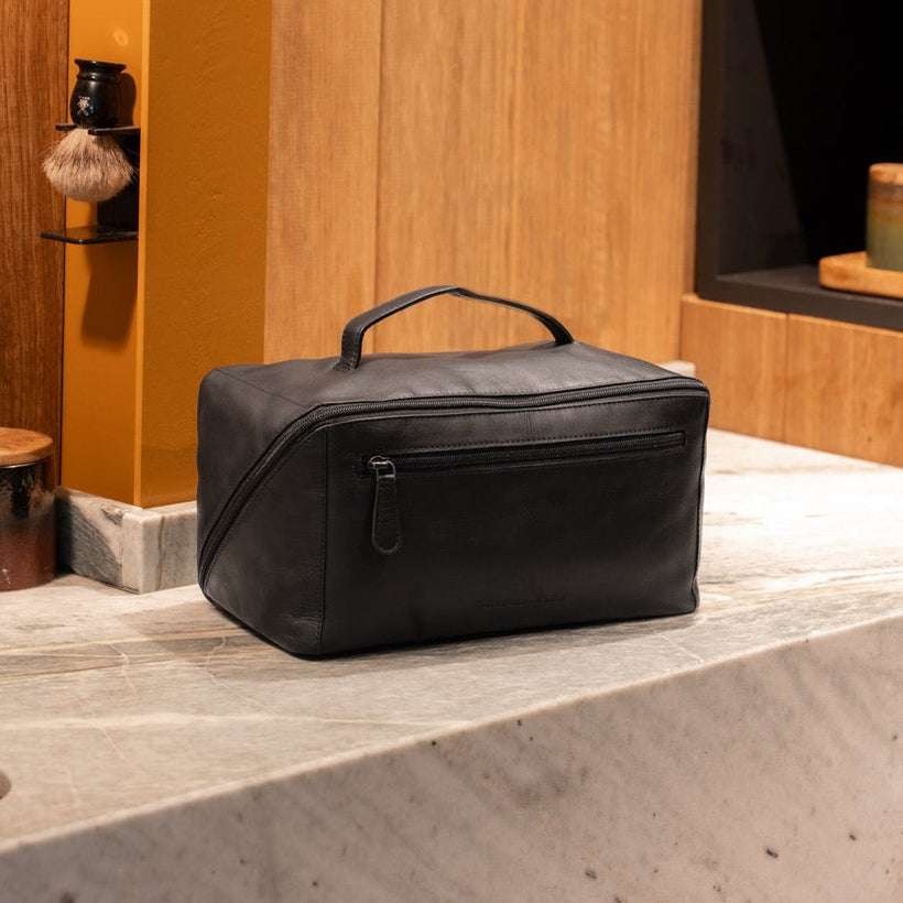 Trevia Full-Grain Leather Toiletry Bag نسائي