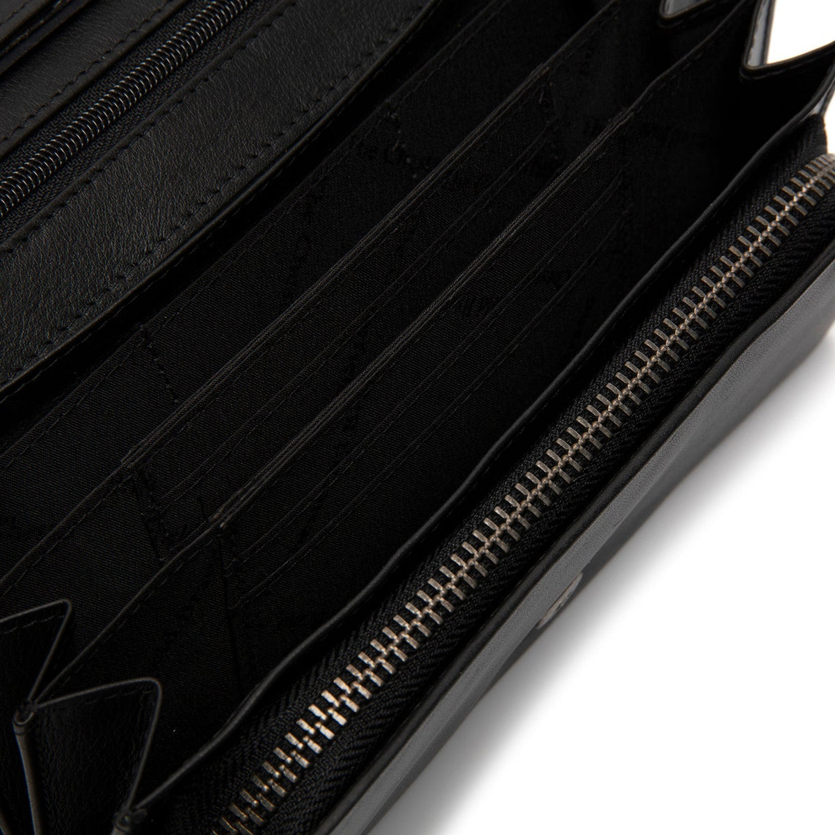 Solid Antique Brass Hardware &amp; Heavy-Duty Dual Zipper Detail on Arvento Full-Grain Leather Wallet نسائي