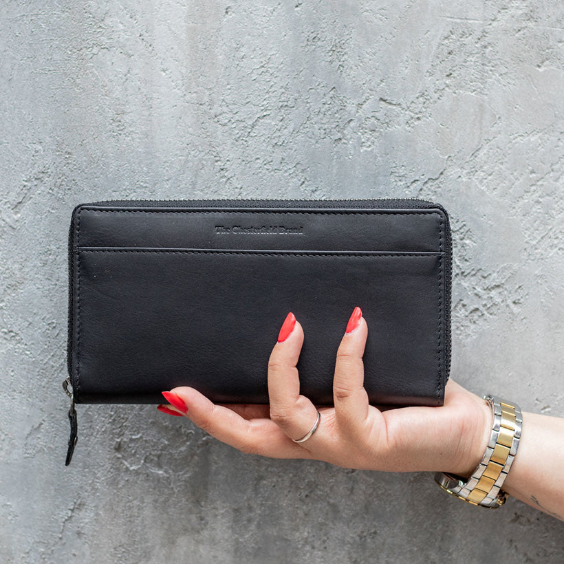 Halle Full-Grain Leather Wallet نسائي