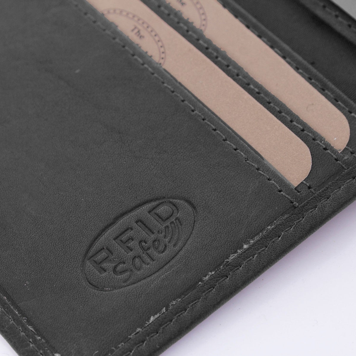 Solid Antique Brass Hardware &amp; Heavy-Duty Dual Zipper Detail on Hereford Full-Grain Leather Wallet رجالي