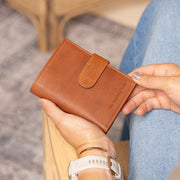 Ruby Full-Grain Leather Wallet نسائي – alternate product view 2