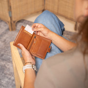 Ruby Full-Grain Leather Wallet نسائي – alternate product view 3