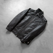 Button &amp; Hem Craftsmanship Construction Detail on Men's Legacy أسود جاكيت بايكر جلد رجالي