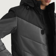 
عرض البطانة الداخلية Showing Quilted Viscose Lining & جيبان داخليان عمليان