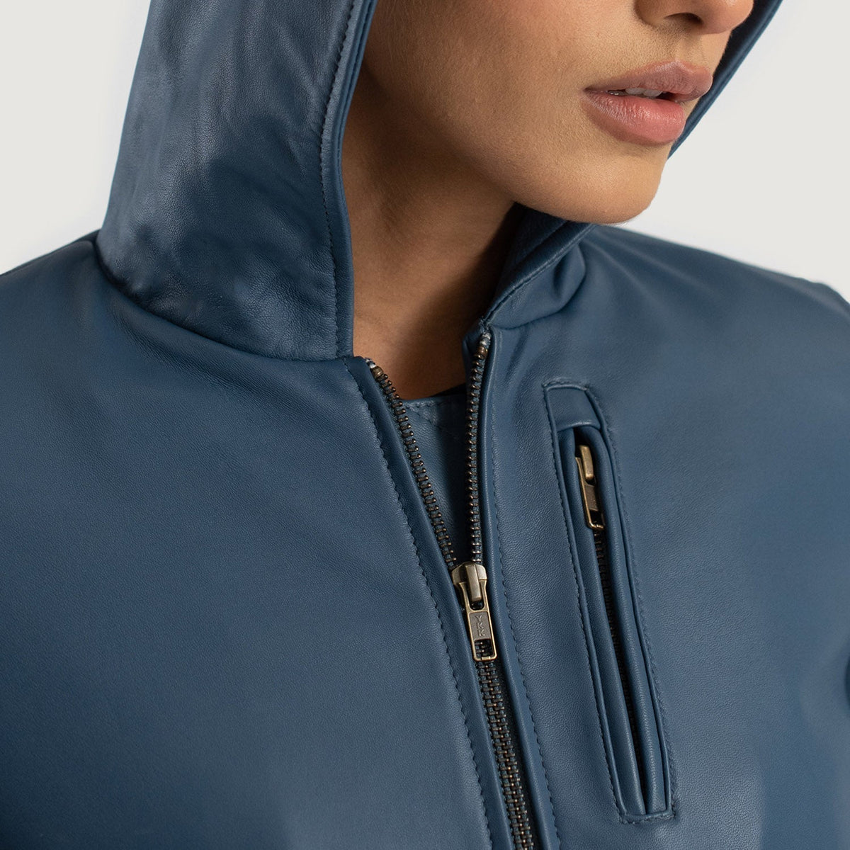 
عرض البطانة الداخلية Showing Fully Fleece Lined & جيبان داخليان عمليان