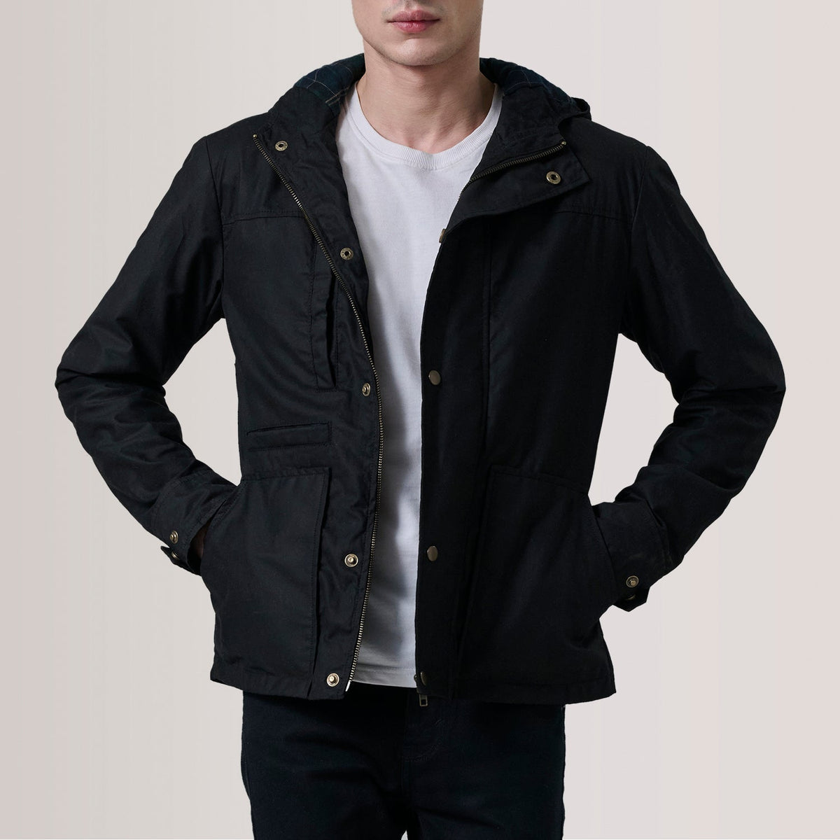 
Marlo أسود Canvas Hooded Work جاكيت جلد رجالي For Men in Black Waxed Cotton Canvas - عرض أمامي وقَصّة مفصلة أنيقة | شراء أونلاين عبر المتجر الرسمي