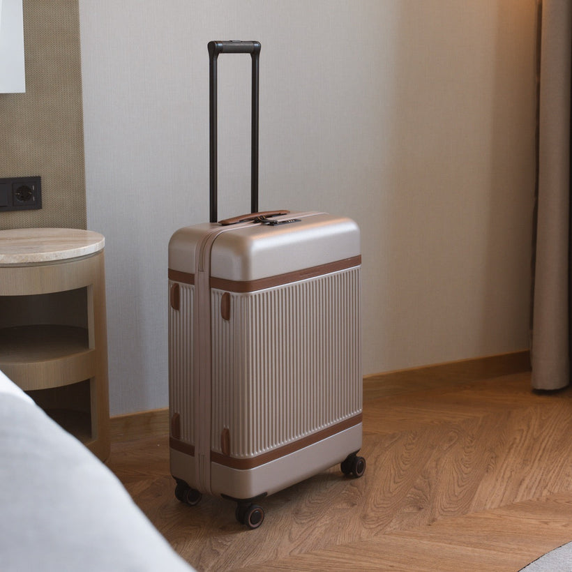 Medium Suitcase Zuna نسائي