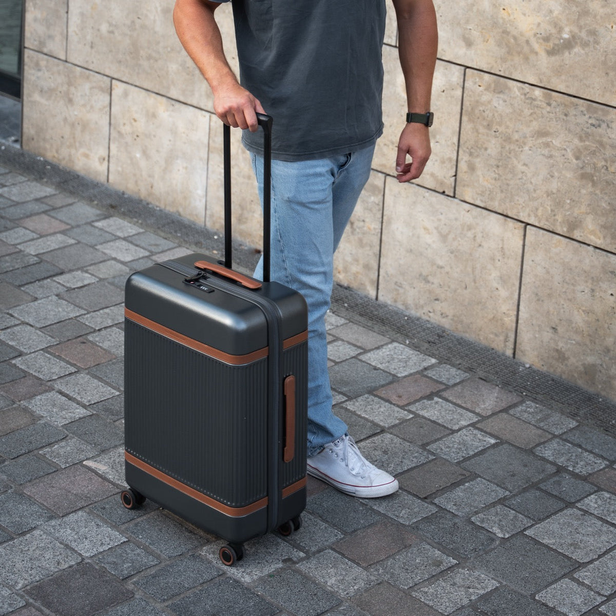 Medium Suitcase Zuna نسائي – alternate product view 2