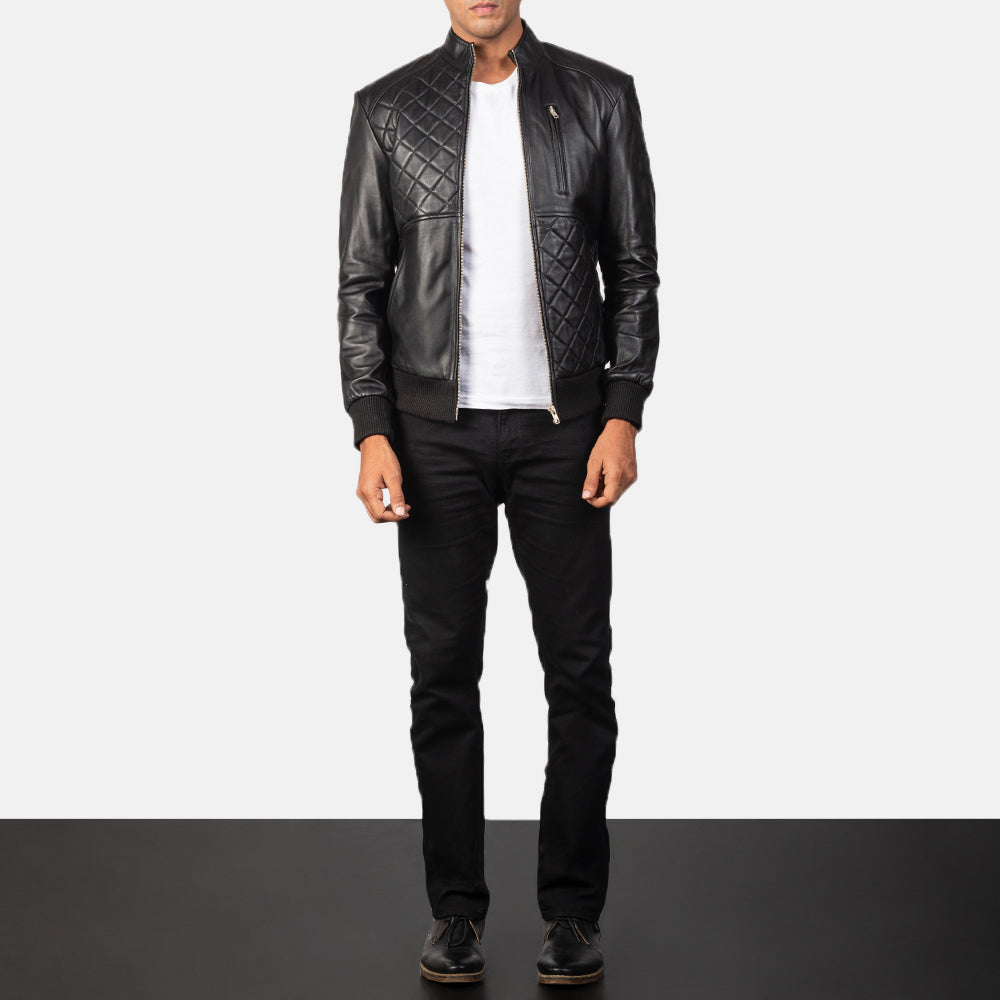 
Moda Black Leather Bomber Jacket - عرض جانبي يوضح قَصّة الأكمام المريحة