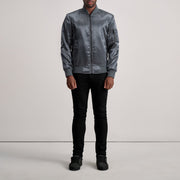 
تفاصيل مقربة of Varsity & Zipper Hardware on Quinton MA-1 Grey جاكيت بومبر جلد رجالي