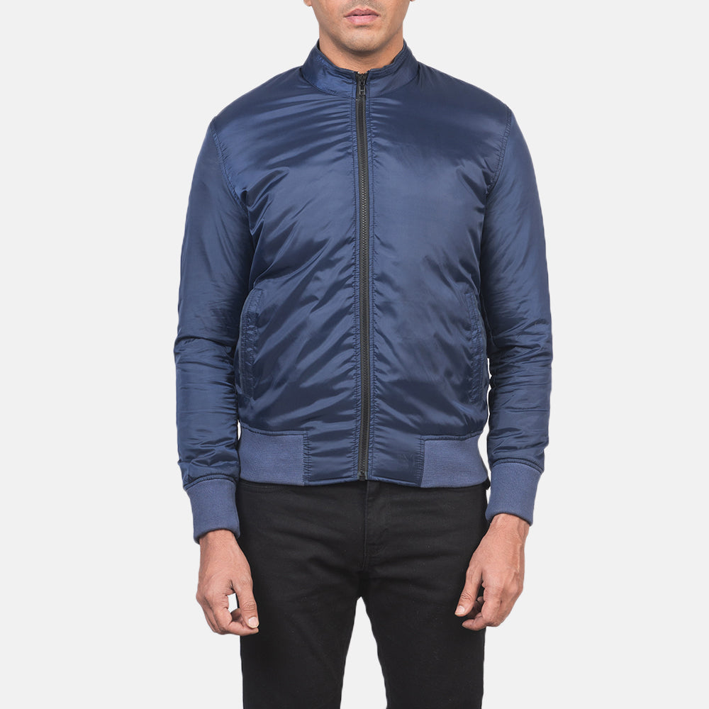 Close-Up Detail of Band &amp; Zipper with wind flap Hardware on Men's Ramon أزرق جاكيت بومبر جلد رجالي