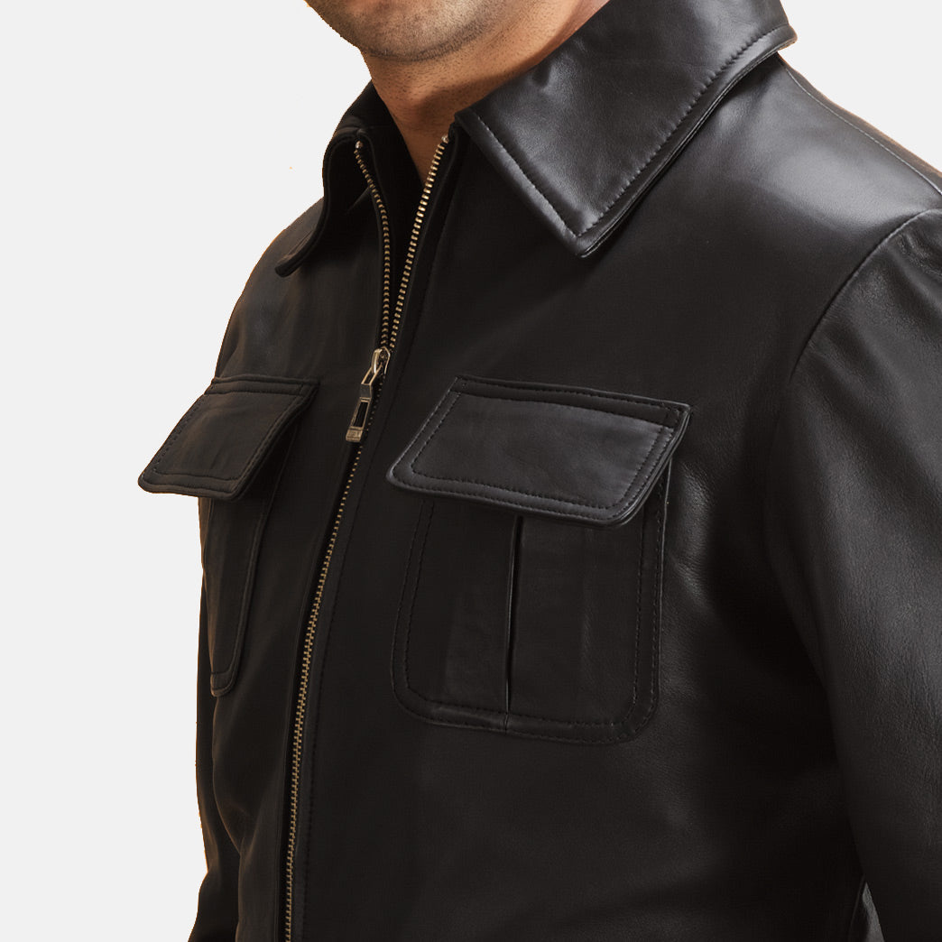 Close-Up Detail of Shirt &amp; Zipper Hardware on Raven أسود جاكيت جلد رجالي
