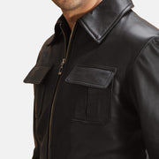 Close-Up Detail of Shirt &amp; Zipper Hardware on Raven أسود جاكيت جلد رجالي