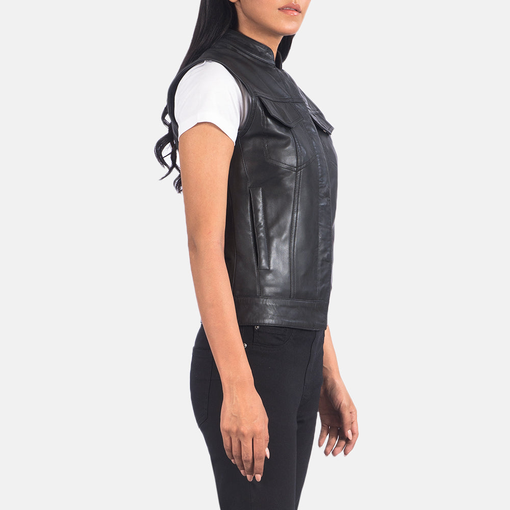 
Black Sheepskin Leather Biker Jacket - عرض خلفي يوضح تفصيل الأكتاف المتقن والحاشية النظيفة