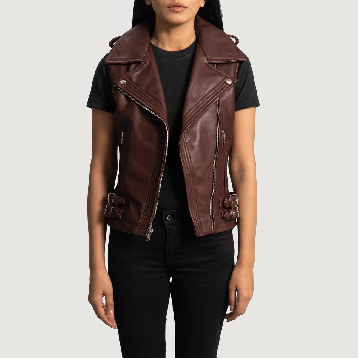 
Maroon Sheepskin Leather Biker Jacket - عرض خلفي يوضح تفصيل الأكتاف المتقن والحاشية النظيفة
