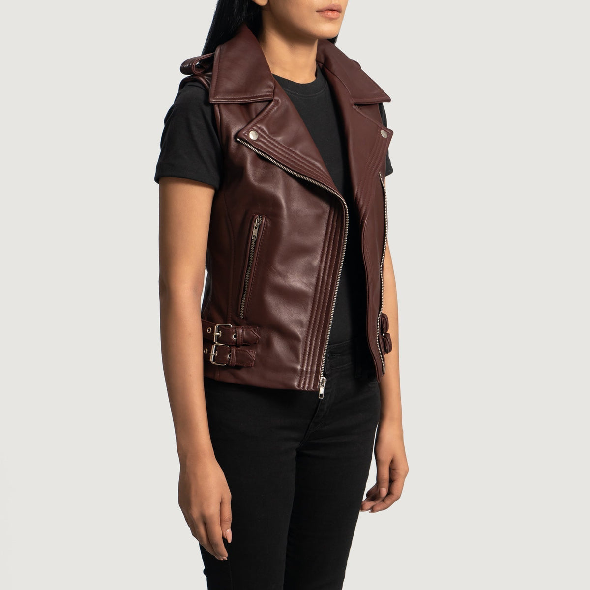 
Rhonda عنابي Leather Biker Vest نسائي - عرض جانبي يوضح قَصّة الأكمام المريحة